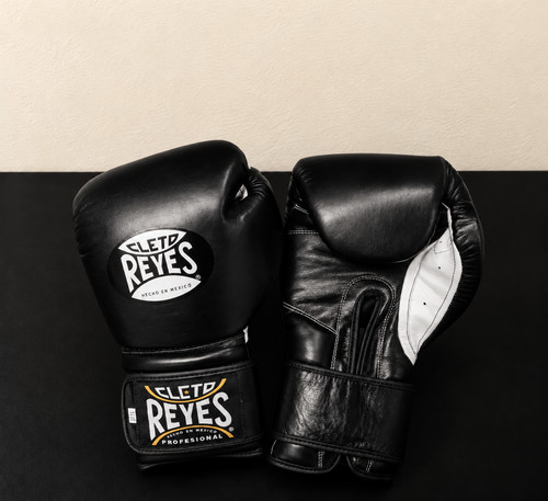 Cleto reyes boxing gloves - reyes, type